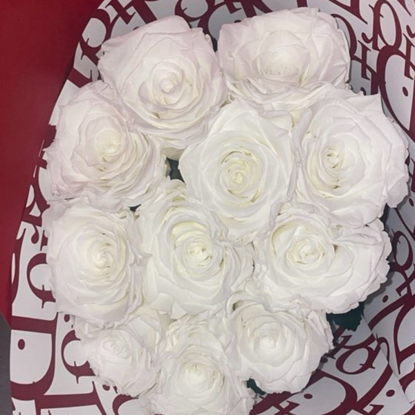 Bouquet of 11 simple eternal roses